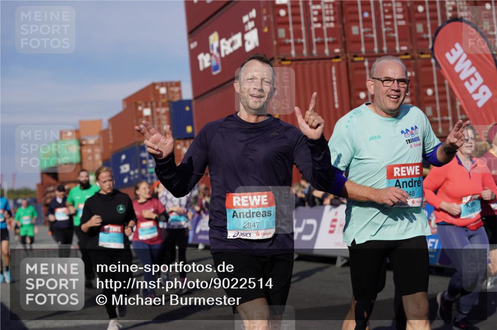 03.10.2025 - Köhlbrandbrückenlauf Michael Burmester http://msf.ph/oto/9022514 03.10.2025 10:24:28 Ziel 1345, 1382, 1433, 1697, 1987, 2045, 2169, 2173, 2234, 2373, 2374, 2556, 2680, 2847, 2848, 3038, 3039, 3042, 3199, 3240, 3523, 3759 meine-sportfotos.de