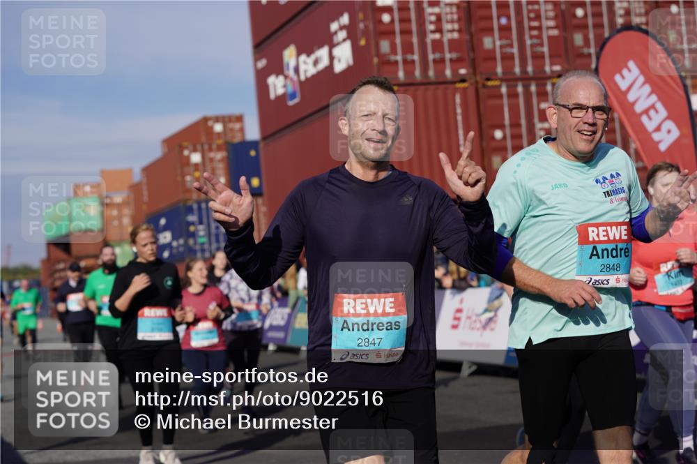 03.10.2025 - Köhlbrandbrückenlauf Michael Burmester http://msf.ph/oto/9022516 03.10.2025 10:24:28 Ziel 1345, 1382, 1433, 1697, 1987, 2045, 2169, 2173, 2234, 2373, 2374, 2556, 2680, 2847, 2848, 3038, 3039, 3042, 3199, 3240, 3523, 3759 meine-sportfotos.de