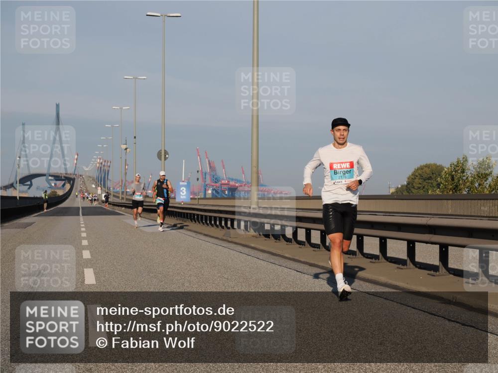 03.10.2025 - Köhlbrandbrückenlauf Fabian Wolf http://msf.ph/oto/9022522 03.10.2025 09:38:11 Position 3 3, 2176 meine-sportfotos.de