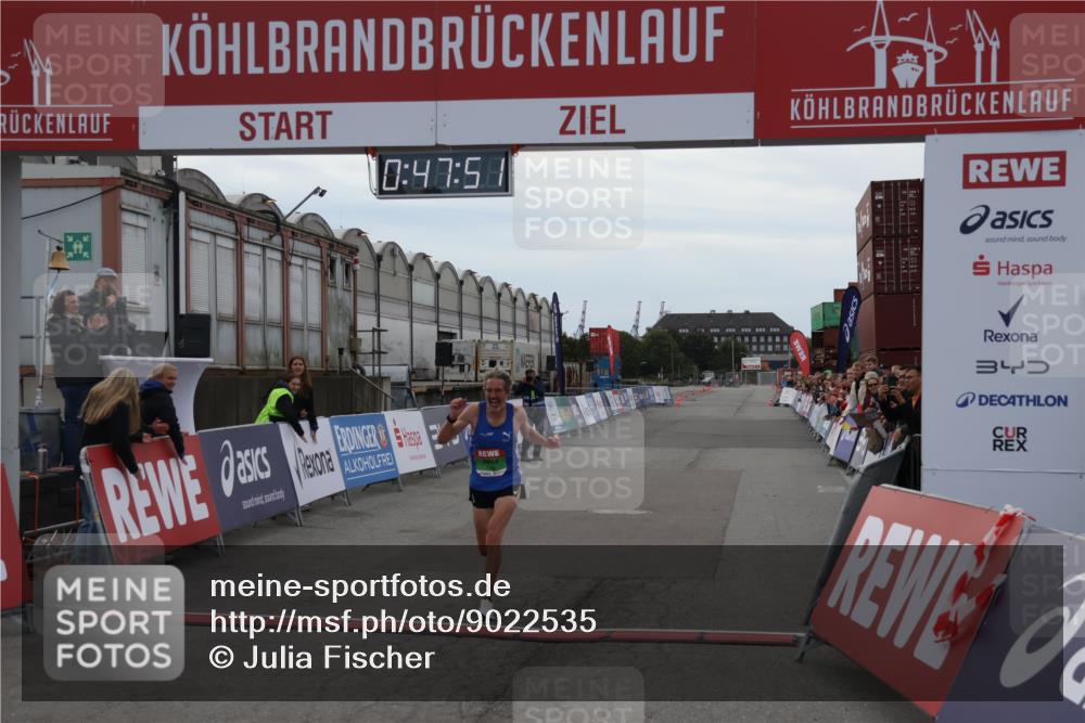 03.10.2025 - Köhlbrandbrückenlauf Julia Fischer http://msf.ph/oto/9022535 03.10.2025 15:47:51 Ziel 7022, 9588 meine-sportfotos.de