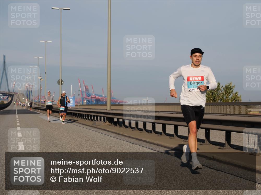 03.10.2025 - Köhlbrandbrückenlauf Fabian Wolf http://msf.ph/oto/9022537 03.10.2025 09:38:12 Position 3 2176 meine-sportfotos.de