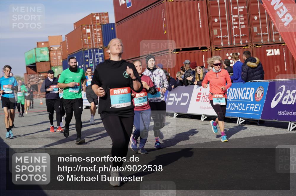 03.10.2025 - Köhlbrandbrückenlauf Michael Burmester http://msf.ph/oto/9022538 03.10.2025 10:24:29 Ziel 1345, 1382, 1433, 1697, 1987, 2045, 2121, 2169, 2173, 2234, 2373, 2374, 2556, 2680, 2847, 2848, 3038, 3039, 3042, 3199, 3240, 3391, 3523, 3759 meine-sportfotos.de