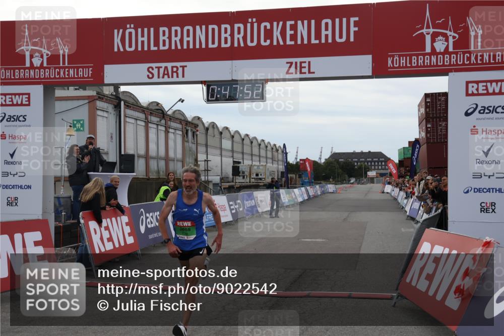 03.10.2025 - Köhlbrandbrückenlauf Julia Fischer http://msf.ph/oto/9022542 03.10.2025 15:47:52 Ziel 7022, 9588 meine-sportfotos.de