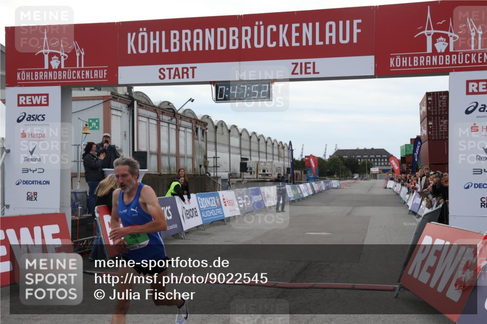 03.10.2025 - Köhlbrandbrückenlauf Julia Fischer http://msf.ph/oto/9022545 03.10.2025 15:47:52 Ziel 7022, 9588 meine-sportfotos.de