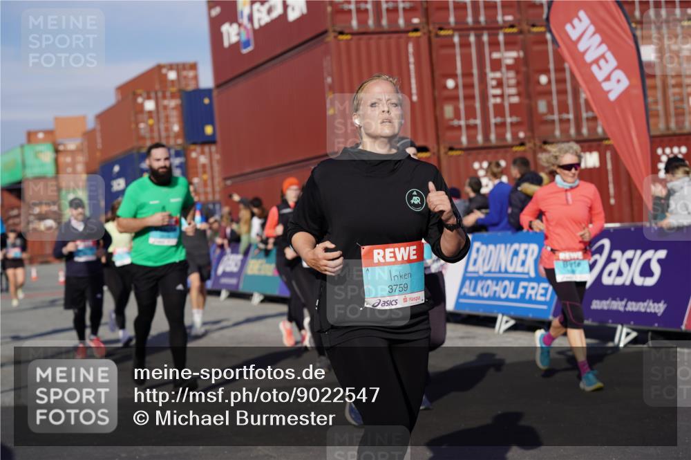 03.10.2025 - Köhlbrandbrückenlauf Michael Burmester http://msf.ph/oto/9022547 03.10.2025 10:24:30 Ziel 1345, 1382, 1433, 1697, 1987, 2045, 2121, 2169, 2173, 2234, 2373, 2374, 2556, 2847, 2848, 3038, 3039, 3042, 3199, 3240, 3391, 3759 meine-sportfotos.de