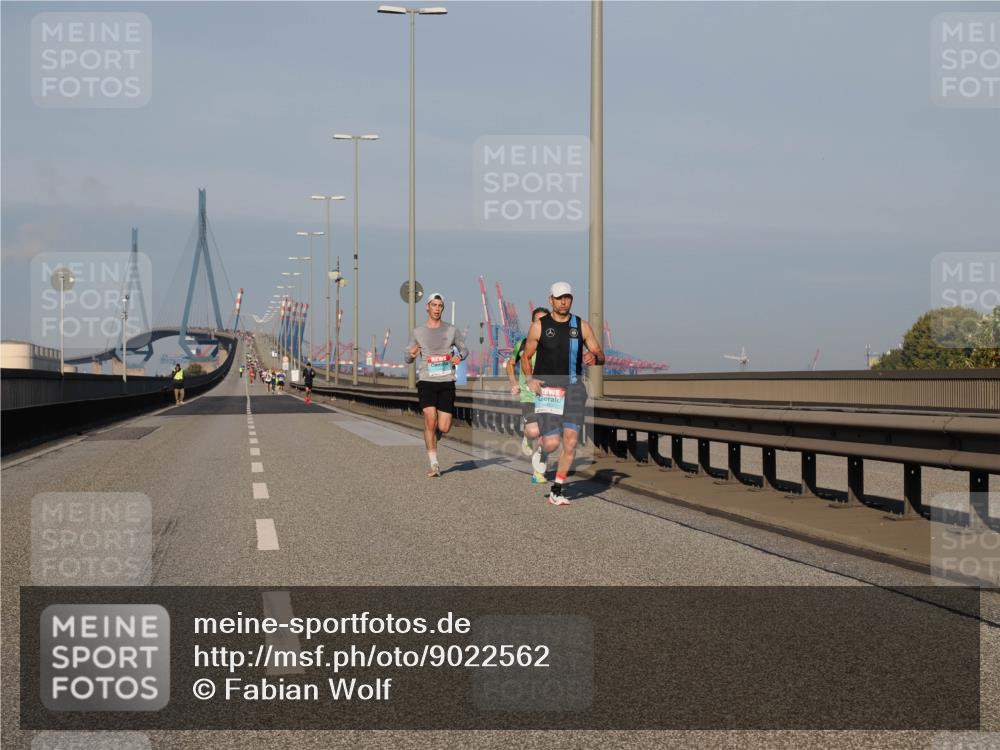 03.10.2025 - Köhlbrandbrückenlauf Fabian Wolf http://msf.ph/oto/9022562 03.10.2025 09:38:15 Position 3  meine-sportfotos.de