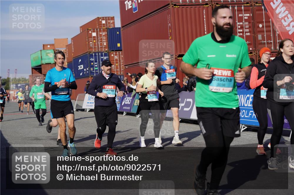 03.10.2025 - Köhlbrandbrückenlauf Michael Burmester http://msf.ph/oto/9022571 03.10.2025 10:24:31 Ziel 1345, 1382, 1433, 1697, 1987, 2121, 2169, 2173, 2234, 2373, 2374, 2556, 2848, 3038, 3039, 3042, 3199, 3240, 3391, 3759 meine-sportfotos.de