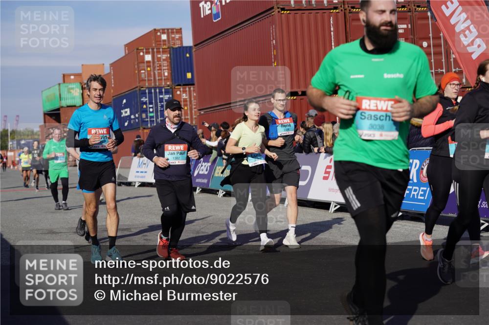 03.10.2025 - Köhlbrandbrückenlauf Michael Burmester http://msf.ph/oto/9022576 03.10.2025 10:24:31 Ziel 1345, 1382, 1433, 1697, 1987, 2121, 2169, 2173, 2234, 2373, 2374, 2556, 2848, 3038, 3039, 3042, 3199, 3240, 3391, 3759 meine-sportfotos.de