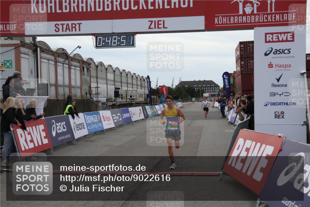 03.10.2025 - Köhlbrandbrückenlauf Julia Fischer http://msf.ph/oto/9022616 03.10.2025 15:48:51 Ziel 7009, 8871 meine-sportfotos.de