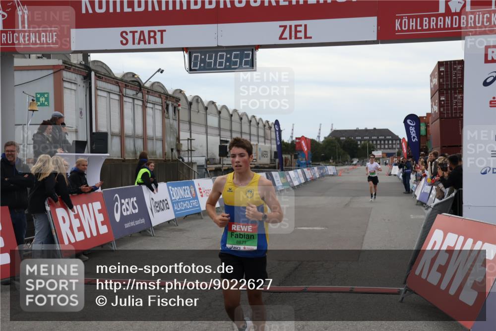03.10.2025 - Köhlbrandbrückenlauf Julia Fischer http://msf.ph/oto/9022627 03.10.2025 15:48:52 Ziel 7009, 8871 meine-sportfotos.de