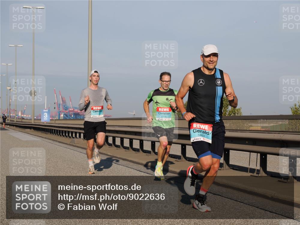 03.10.2025 - Köhlbrandbrückenlauf Fabian Wolf http://msf.ph/oto/9022636 03.10.2025 09:38:18 Position 3 3, 1174, 2702, 3463 meine-sportfotos.de