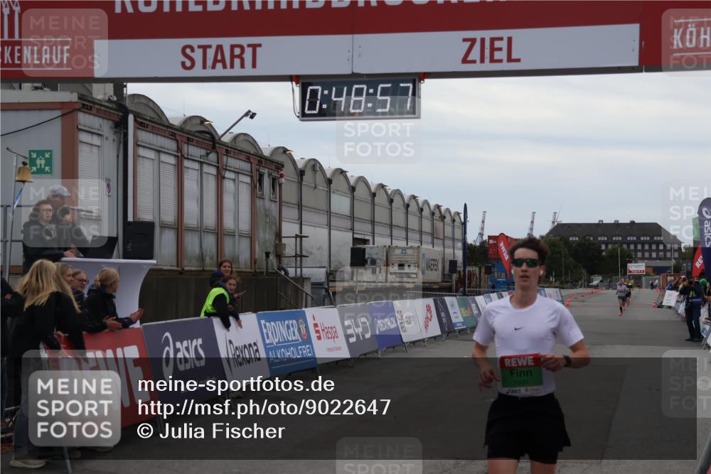 03.10.2025 - Köhlbrandbrückenlauf Julia Fischer http://msf.ph/oto/9022647 03.10.2025 15:48:57 Ziel 7009, 8871 meine-sportfotos.de