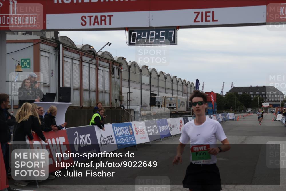 03.10.2025 - Köhlbrandbrückenlauf Julia Fischer http://msf.ph/oto/9022649 03.10.2025 15:48:58 Ziel 7009, 8871 meine-sportfotos.de