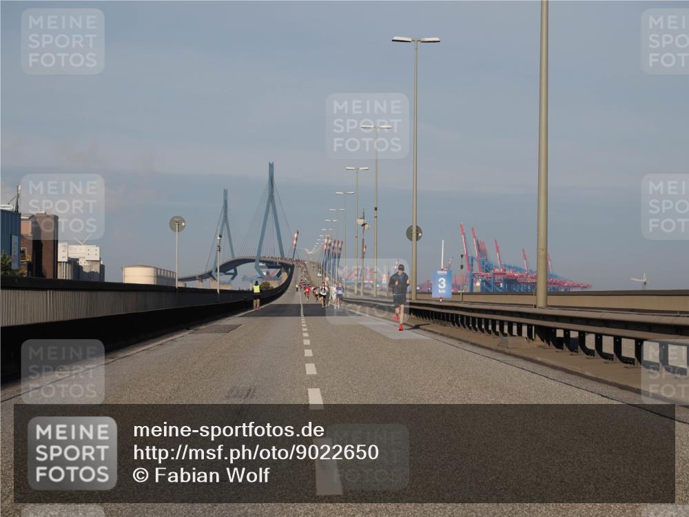 03.10.2025 - Köhlbrandbrückenlauf Fabian Wolf http://msf.ph/oto/9022650 03.10.2025 09:38:30 Position 3  meine-sportfotos.de