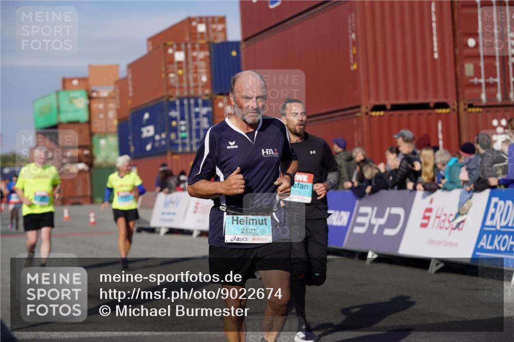 03.10.2025 - Köhlbrandbrückenlauf Michael Burmester http://msf.ph/oto/9022674 03.10.2025 10:24:39 Ziel 2121, 2240, 2739, 2742, 2779, 3039, 3391, 3561 meine-sportfotos.de