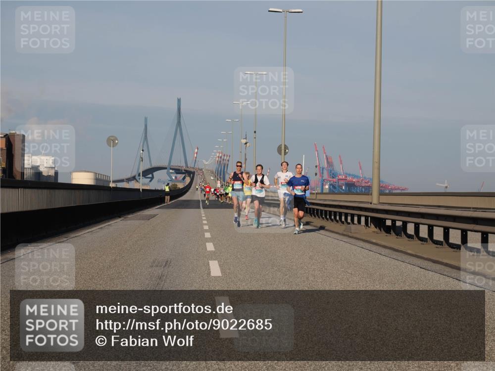 03.10.2025 - Köhlbrandbrückenlauf Fabian Wolf http://msf.ph/oto/9022685 03.10.2025 09:38:49 Position 3  meine-sportfotos.de