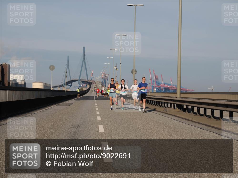 03.10.2025 - Köhlbrandbrückenlauf Fabian Wolf http://msf.ph/oto/9022691 03.10.2025 09:38:49 Position 3  meine-sportfotos.de