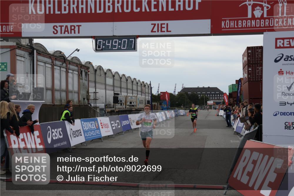 03.10.2025 - Köhlbrandbrückenlauf Julia Fischer http://msf.ph/oto/9022699 03.10.2025 15:49:07 Ziel 7011, 9662 meine-sportfotos.de