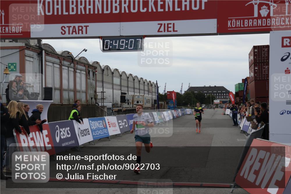 03.10.2025 - Köhlbrandbrückenlauf Julia Fischer http://msf.ph/oto/9022703 03.10.2025 15:49:07 Ziel 7011, 9662 meine-sportfotos.de