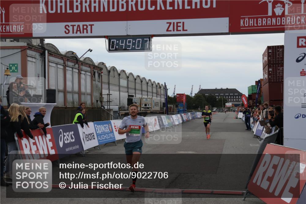 03.10.2025 - Köhlbrandbrückenlauf Julia Fischer http://msf.ph/oto/9022706 03.10.2025 15:49:08 Ziel 7011, 9662 meine-sportfotos.de