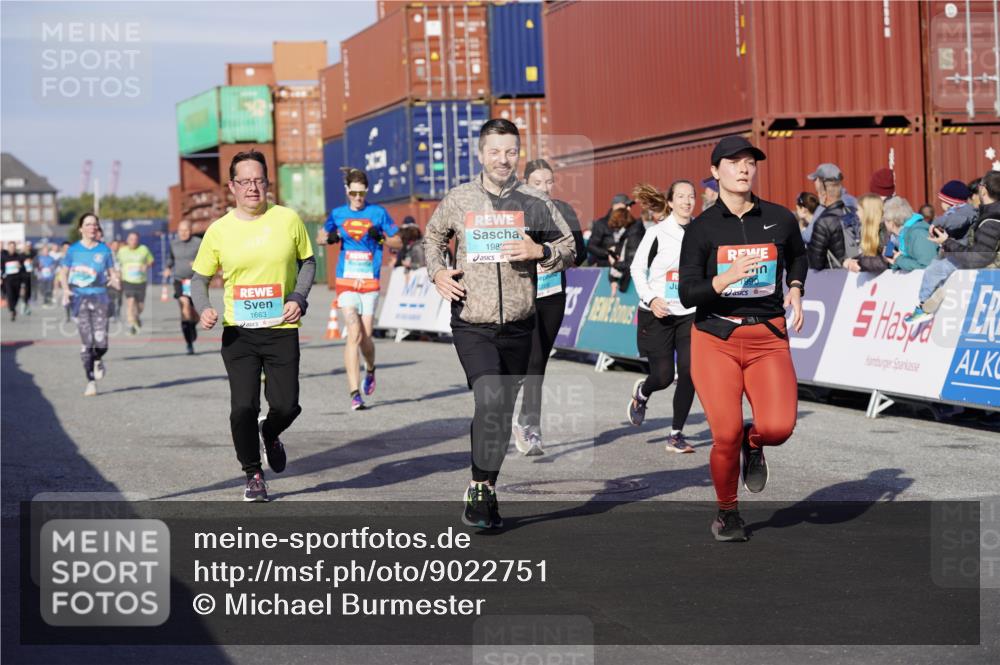 03.10.2025 - Köhlbrandbrückenlauf Michael Burmester http://msf.ph/oto/9022751 03.10.2025 10:24:49 Ziel 1663, 1709, 1890, 1983, 1990, 2158, 2289, 2356, 3085, 3089, 3090 meine-sportfotos.de