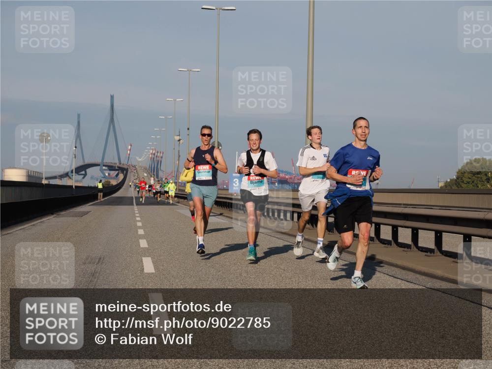 03.10.2025 - Köhlbrandbrückenlauf Fabian Wolf http://msf.ph/oto/9022785 03.10.2025 09:38:53 Position 3 0 meine-sportfotos.de