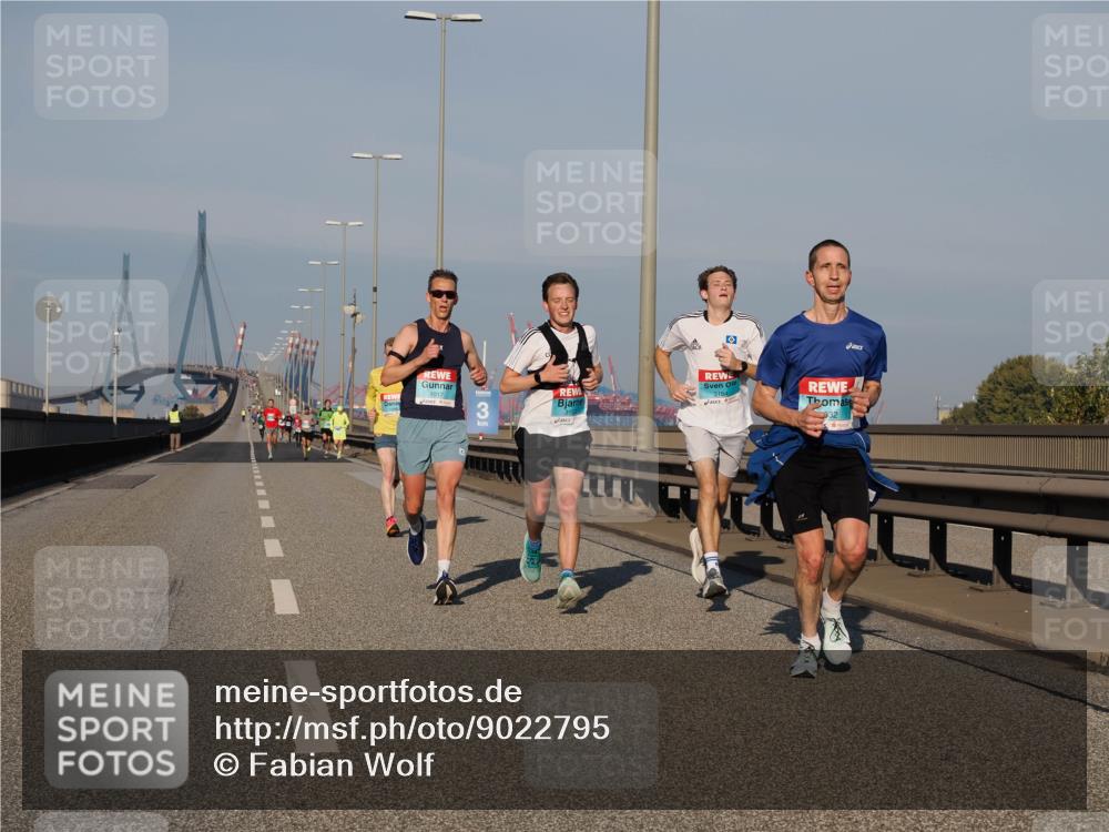 03.10.2025 - Köhlbrandbrückenlauf Fabian Wolf http://msf.ph/oto/9022795 03.10.2025 09:38:53 Position 3 1017, 32 meine-sportfotos.de