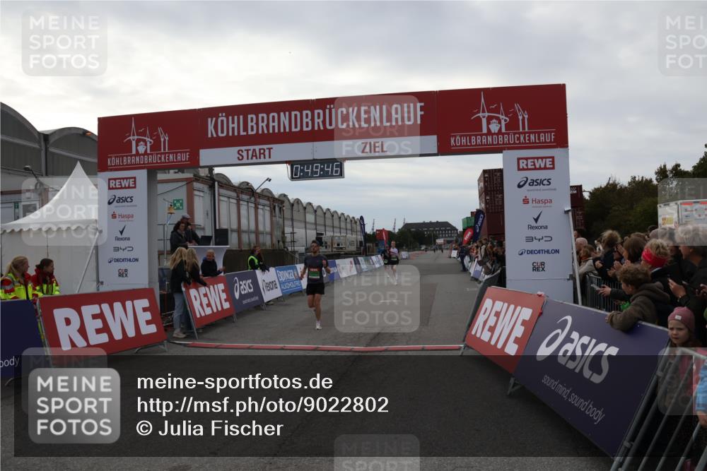 03.10.2025 - Köhlbrandbrückenlauf Julia Fischer http://msf.ph/oto/9022802 03.10.2025 15:49:46 Ziel 7021, 9041, 9549, 9617 meine-sportfotos.de