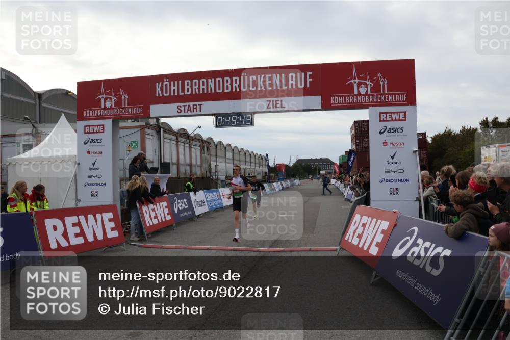 03.10.2025 - Köhlbrandbrückenlauf Julia Fischer http://msf.ph/oto/9022817 03.10.2025 15:49:49 Ziel 7021, 9041, 9549 meine-sportfotos.de