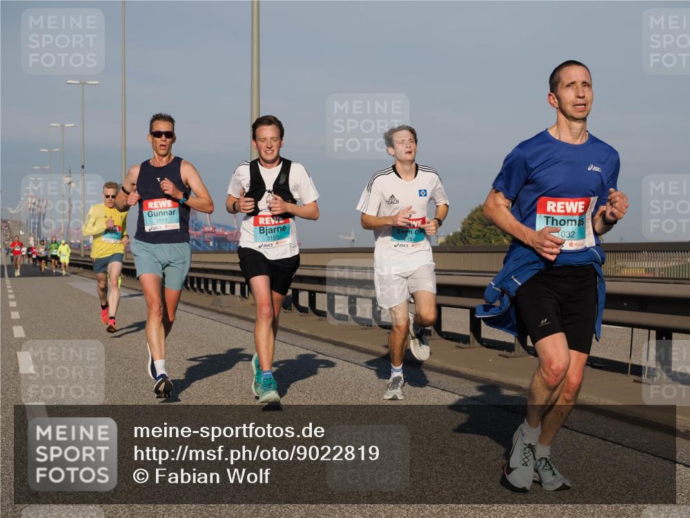 03.10.2025 - Köhlbrandbrückenlauf Fabian Wolf http://msf.ph/oto/9022819 03.10.2025 09:38:54 Position 3 1017, 3153, 8154, 032 meine-sportfotos.de