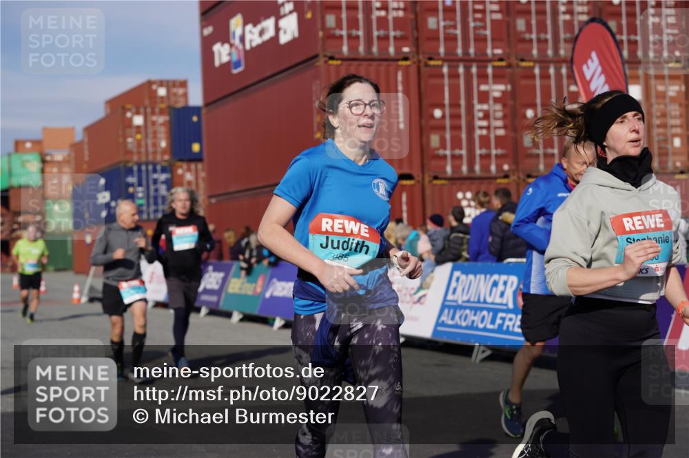 03.10.2025 - Köhlbrandbrückenlauf Michael Burmester http://msf.ph/oto/9022827 03.10.2025 10:24:54 Ziel 1709, 1734, 1887, 1890, 2158, 2289, 2356, 2396, 3085, 3089, 3090 meine-sportfotos.de