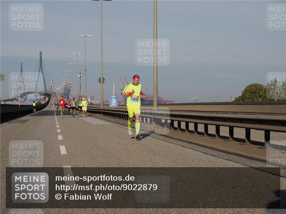 03.10.2025 - Köhlbrandbrückenlauf Fabian Wolf http://msf.ph/oto/9022879 03.10.2025 09:38:58 Position 3 3 meine-sportfotos.de