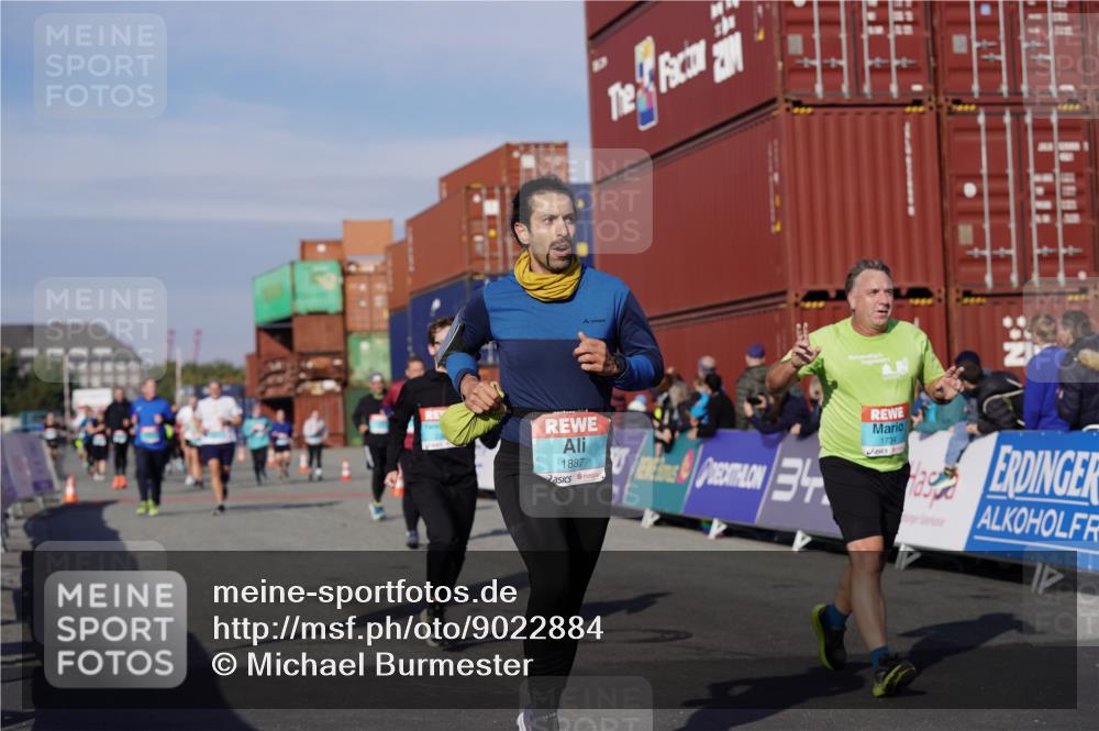 03.10.2025 - Köhlbrandbrückenlauf Michael Burmester http://msf.ph/oto/9022884 03.10.2025 10:25:00 Ziel 1734, 1814, 1887, 1890, 2396, 2408, 3089, 3090, 3234, 3455 meine-sportfotos.de