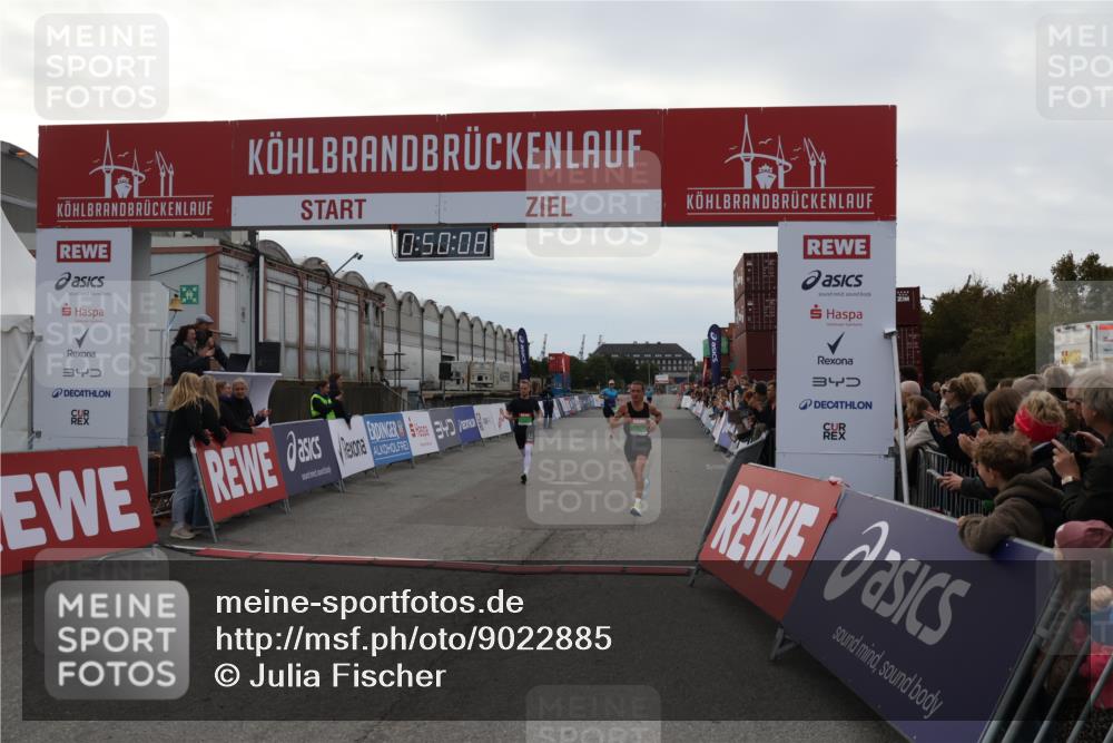 03.10.2025 - Köhlbrandbrückenlauf Julia Fischer http://msf.ph/oto/9022885 03.10.2025 15:50:09 Ziel 7033, 7066, 9742 meine-sportfotos.de
