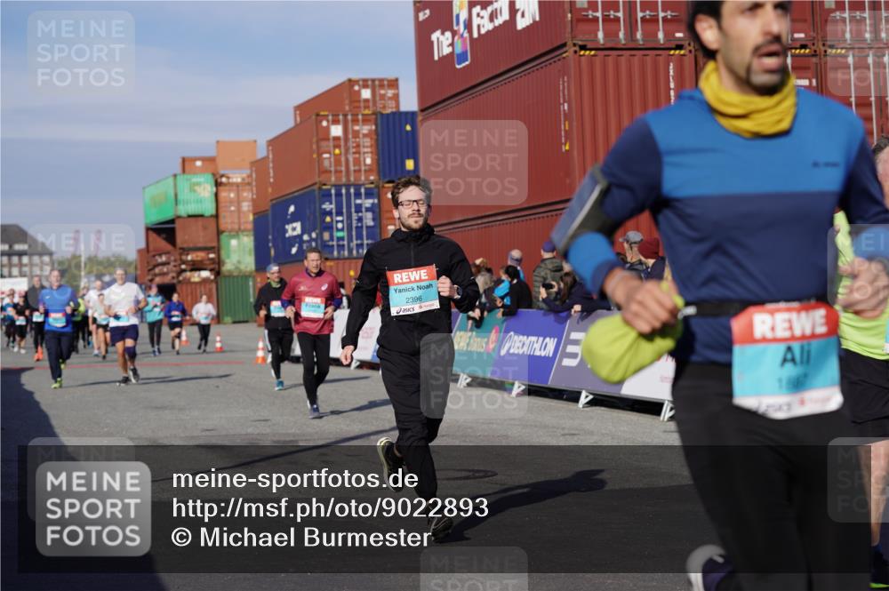 03.10.2025 - Köhlbrandbrückenlauf Michael Burmester http://msf.ph/oto/9022893 03.10.2025 10:25:01 Ziel 1734, 1814, 1887, 2396, 2408, 3234, 3455 meine-sportfotos.de