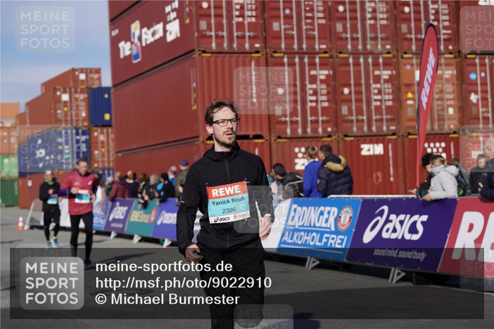 03.10.2025 - Köhlbrandbrückenlauf Michael Burmester http://msf.ph/oto/9022910 03.10.2025 10:25:02 Ziel 1734, 1814, 1887, 2396, 2408, 3234, 3455 meine-sportfotos.de