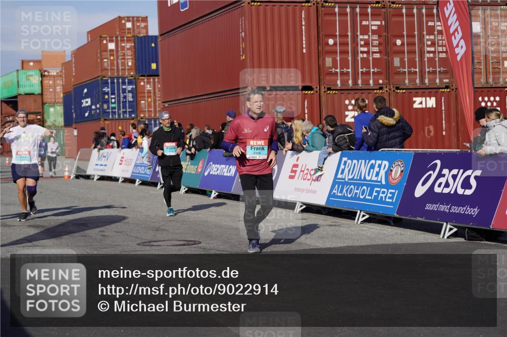 03.10.2025 - Köhlbrandbrückenlauf Michael Burmester http://msf.ph/oto/9022914 03.10.2025 10:25:04 Ziel 1734, 1814, 1887, 2083, 2396, 2408, 3084, 3234, 3455 meine-sportfotos.de