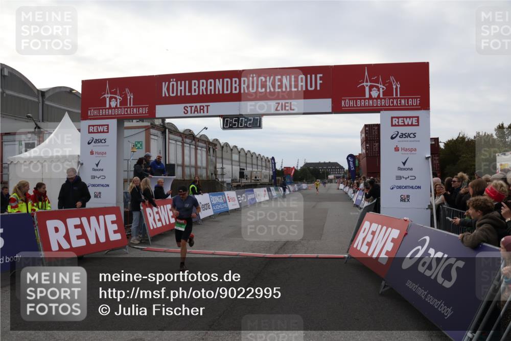 03.10.2025 - Köhlbrandbrückenlauf Julia Fischer http://msf.ph/oto/9022995 03.10.2025 15:50:27 Ziel 7045, 7140, 9713 meine-sportfotos.de