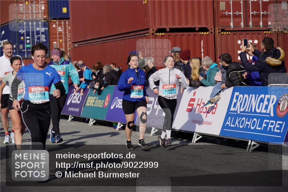 03.10.2025 - Köhlbrandbrückenlauf Michael Burmester http://msf.ph/oto/9022999 03.10.2025 10:25:11 Ziel 1814, 2019, 2036, 2083, 2249, 2250, 2393, 2618, 2828, 2873, 3003, 3004, 3084, 3234, 3405, 3519, 3520, 3706 meine-sportfotos.de