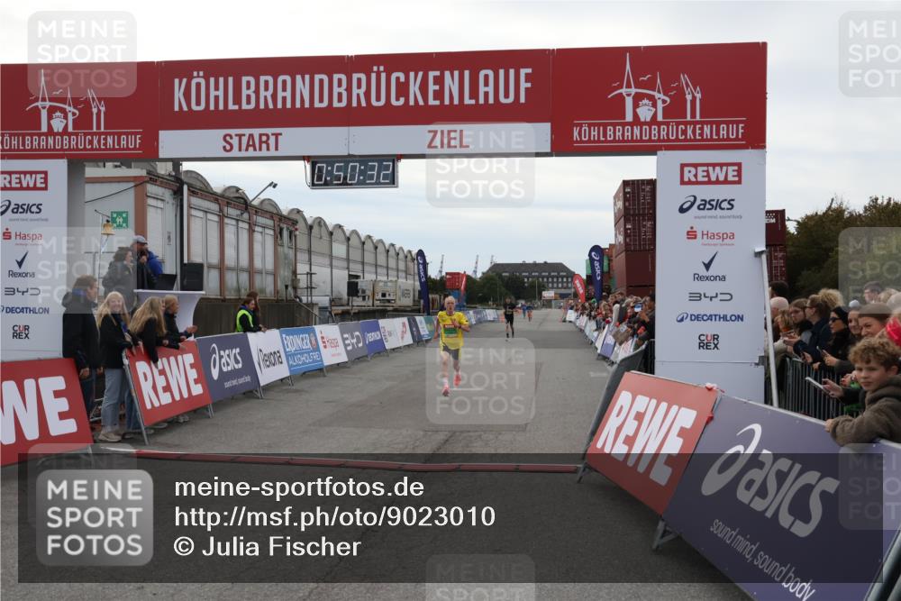03.10.2025 - Köhlbrandbrückenlauf Julia Fischer http://msf.ph/oto/9023010 03.10.2025 15:50:32 Ziel 7045, 7140, 9713 meine-sportfotos.de