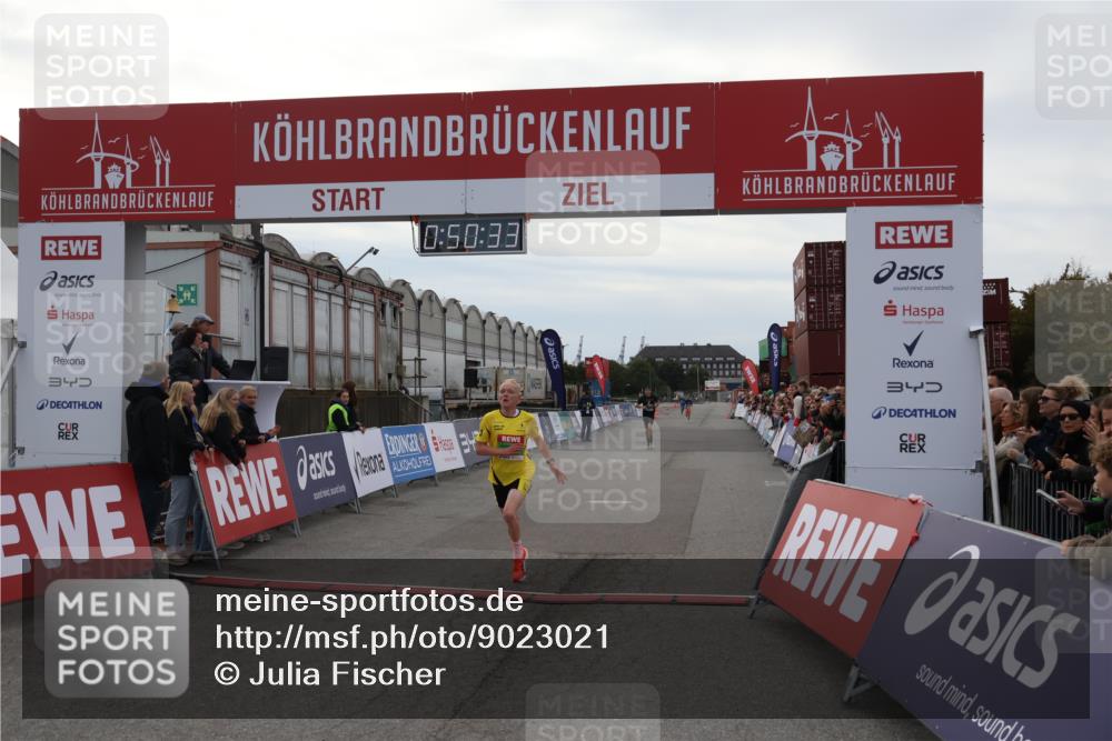 03.10.2025 - Köhlbrandbrückenlauf Julia Fischer http://msf.ph/oto/9023021 03.10.2025 15:50:33 Ziel 7036, 7045, 7140, 9713 meine-sportfotos.de