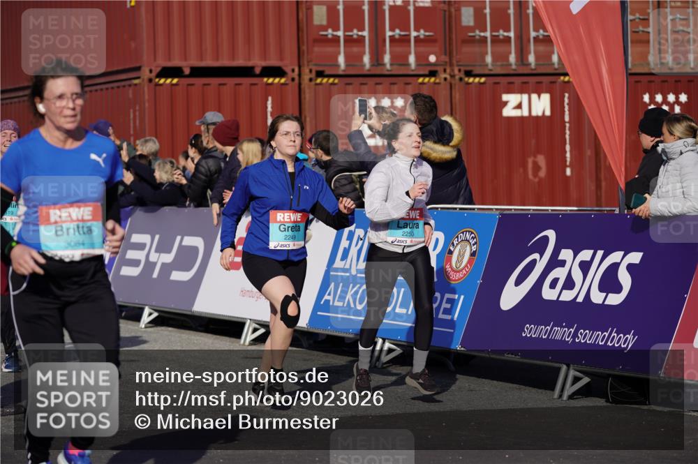 03.10.2025 - Köhlbrandbrückenlauf Michael Burmester http://msf.ph/oto/9023026 03.10.2025 10:25:12 Ziel 1814, 2019, 2036, 2083, 2249, 2250, 2393, 2417, 2618, 2828, 2873, 3003, 3004, 3084, 3102, 3234, 3405, 3519, 3520, 3706, 3771 meine-sportfotos.de