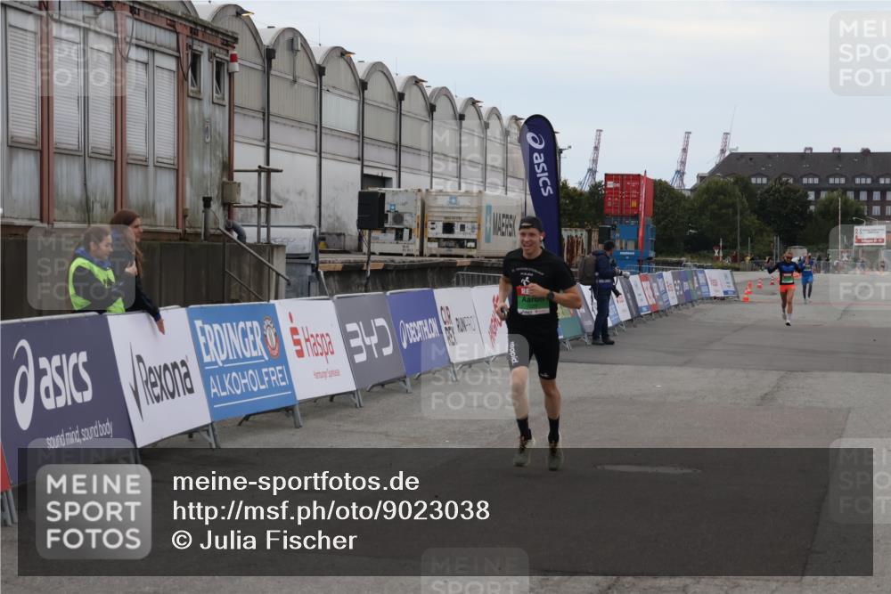 03.10.2025 - Köhlbrandbrückenlauf Julia Fischer http://msf.ph/oto/9023038 03.10.2025 15:50:37 Ziel 7036, 7140 meine-sportfotos.de