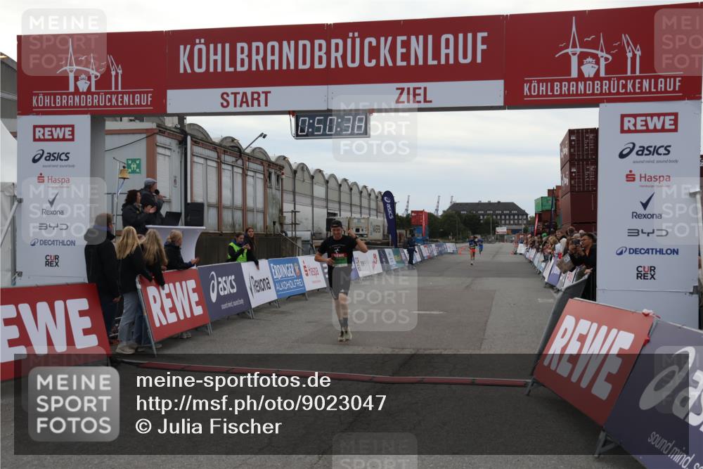 03.10.2025 - Köhlbrandbrückenlauf Julia Fischer http://msf.ph/oto/9023047 03.10.2025 15:50:38 Ziel 7036, 7140 meine-sportfotos.de