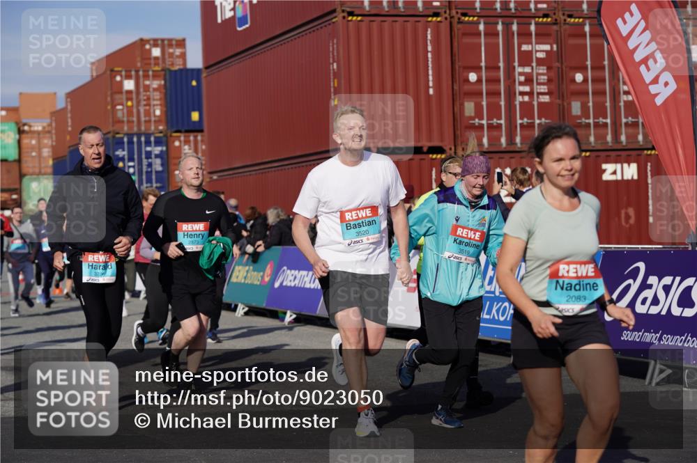 03.10.2025 - Köhlbrandbrückenlauf Michael Burmester http://msf.ph/oto/9023050 03.10.2025 10:25:14 Ziel 1967, 2019, 2036, 2083, 2151, 2249, 2250, 2393, 2417, 2509, 2618, 2828, 2873, 3003, 3004, 3084, 3102, 3159, 3389, 3405, 3519, 3520, 3706, 3771 meine-sportfotos.de