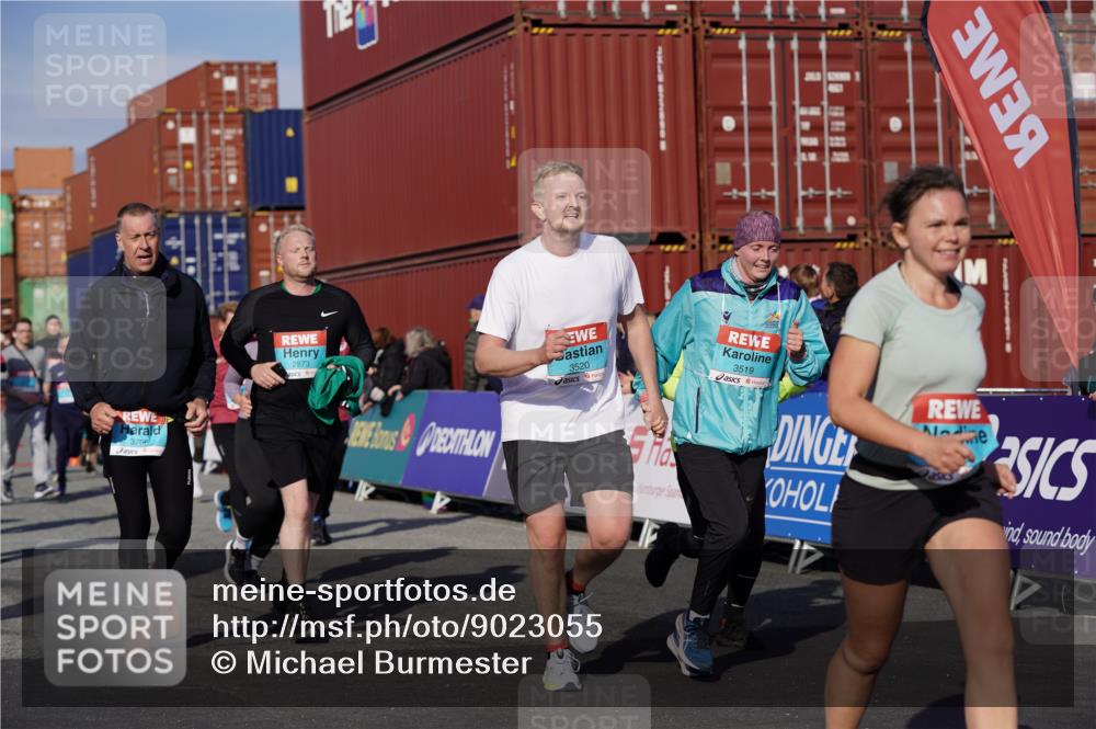 03.10.2025 - Köhlbrandbrückenlauf Michael Burmester http://msf.ph/oto/9023055 03.10.2025 10:25:14 Ziel 1967, 2019, 2036, 2083, 2151, 2249, 2250, 2393, 2417, 2509, 2618, 2828, 2873, 3003, 3004, 3084, 3102, 3159, 3389, 3405, 3519, 3520, 3706, 3771 meine-sportfotos.de