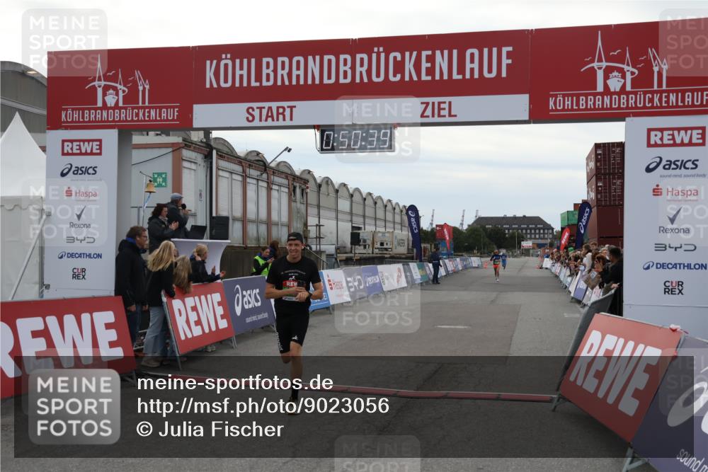 03.10.2025 - Köhlbrandbrückenlauf Julia Fischer http://msf.ph/oto/9023056 03.10.2025 15:50:39 Ziel 7036, 7140 meine-sportfotos.de
