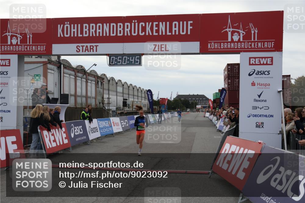 03.10.2025 - Köhlbrandbrückenlauf Julia Fischer http://msf.ph/oto/9023092 03.10.2025 15:50:46 Ziel 7020, 7036, 7065 meine-sportfotos.de