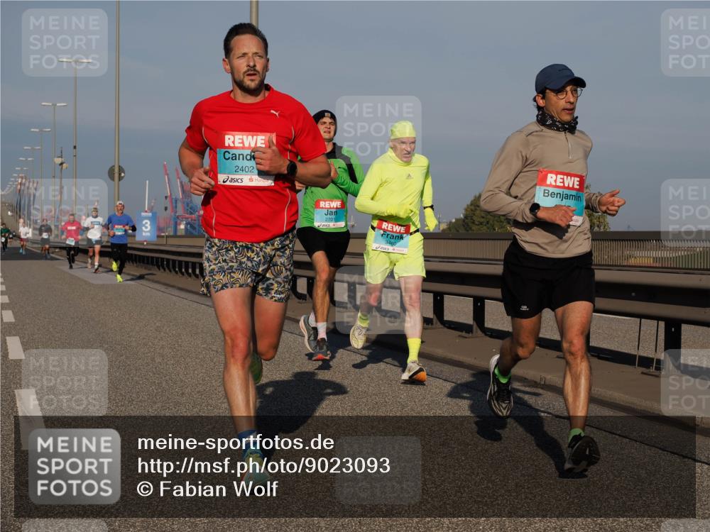 03.10.2025 - Köhlbrandbrückenlauf Fabian Wolf http://msf.ph/oto/9023093 03.10.2025 09:39:10 Position 3 3, 2402, 2701, 3460 meine-sportfotos.de