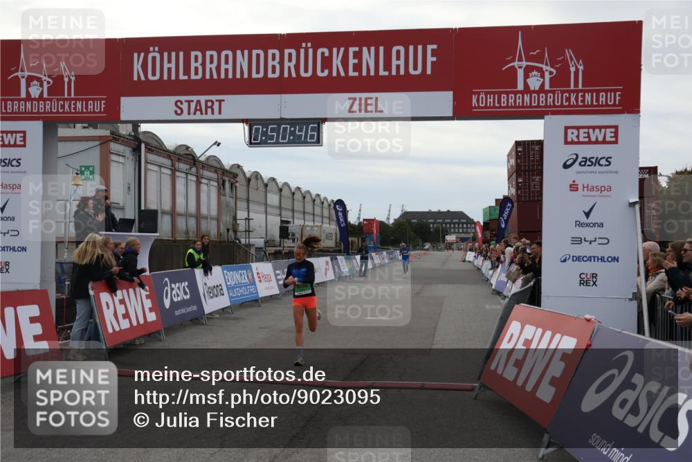 03.10.2025 - Köhlbrandbrückenlauf Julia Fischer http://msf.ph/oto/9023095 03.10.2025 15:50:46 Ziel 7020, 7036, 7065 meine-sportfotos.de